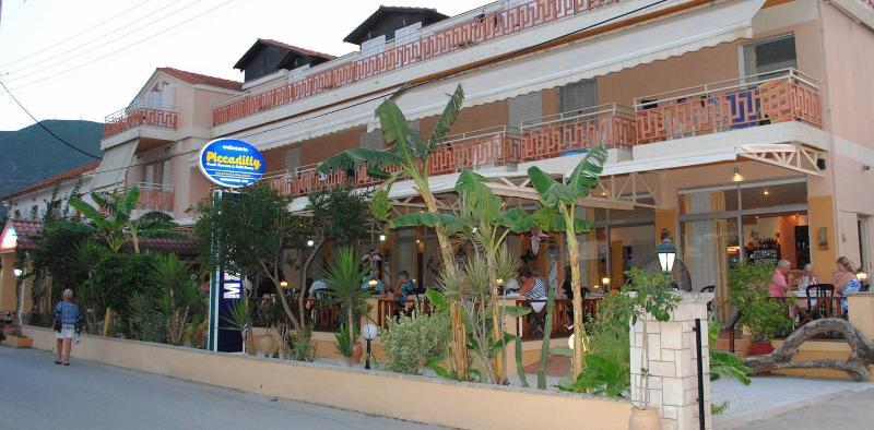 Piccadilly Aparthotel Alykes  Exterior photo